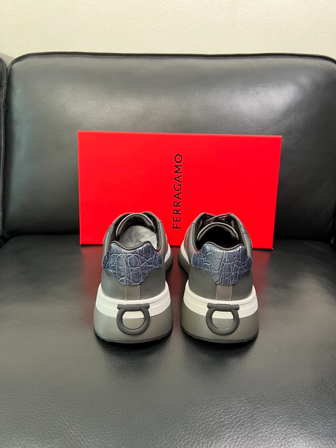 Men's shoes 💰840 Ferragamo High-quality top crafts Ferragamo counters sell original factory configuration at the same time, imported original cowhide from Italy, imported water-dyed cow lining, soles: original factory special original soles are super comfortable, original factory and single goods, welcome to compare at the same time at the counter, code number 38-44 (customized 45 46)